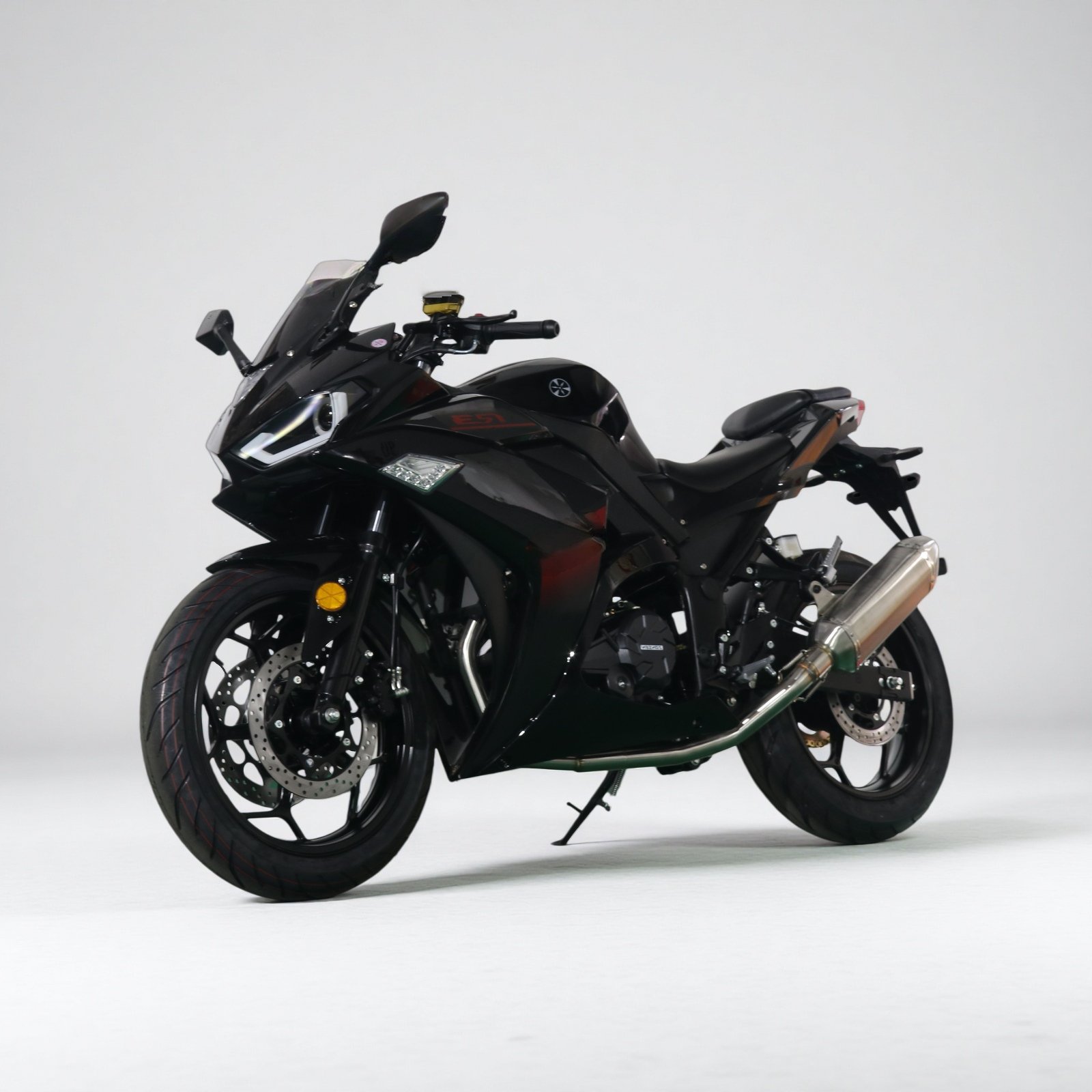 R3 200cc Sports Bike (BLACK)